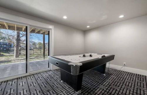 The Fox Den 4BR/3BA- Near HWY 12 Bridge-Lakefront - Foto 35