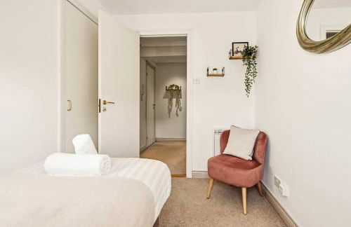 Stunning Sea Views - 3BD & Free Parking - Foto 13