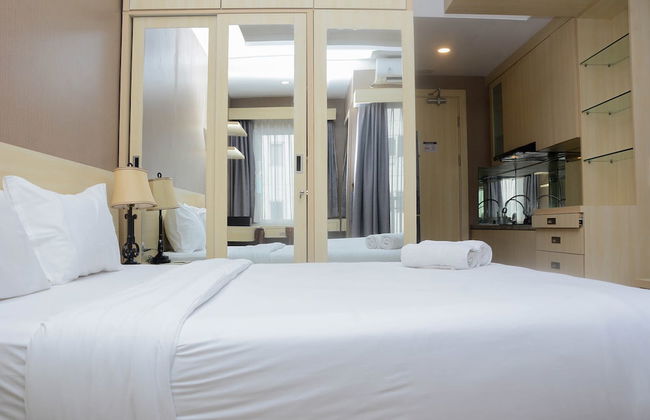 Comfort And Strategic Studio At The Nest Puri Apartment By Travelio - Foto 16