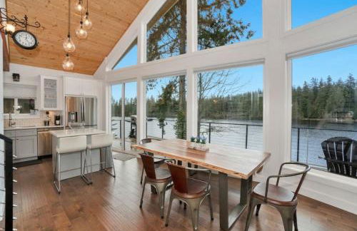 Lakefront Escape with Fire Pit and Views - Foto 21