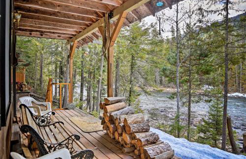 Private Yaak River Hideaway with Deck and Mtn Views! - Foto 25