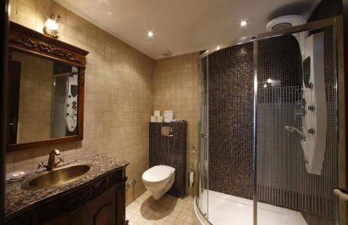 Nemesis Suites - Foto 59