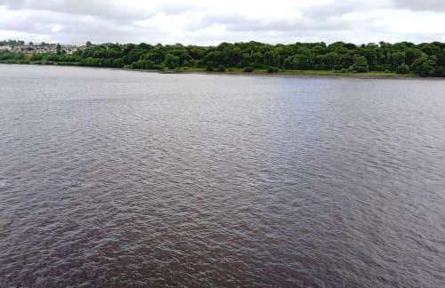 penthouse on the river foyle. foyleview apartments - Foto 15