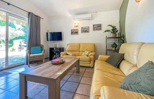 Awesome Home In Aramon With Outdoor Swimming Pool - Foto 3