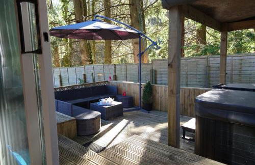 Wildwood Cabin - Sleeps 6 Hot Tub & Parking - Foto 5