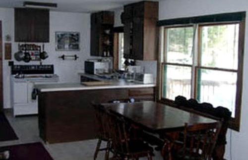 Rustic Cabin Getaway Overlooking a Stunning Golf Course in Saranac Lake, New York - Foto 8