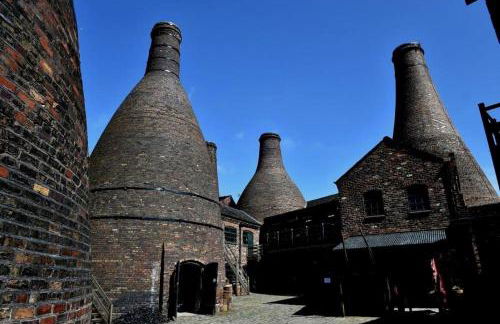 Crestfield House - Stunning Home near Alton Towers - Free Parking & Garden - Foto 11