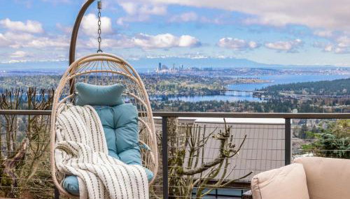 Luxury Bellevue 2B Basement w Stunning View - Foto 1
