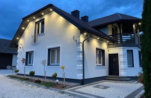 Luksusowa Ekskluzywna willa z sauną,siłownią dużym ekskluzywnym salonem na wyłączność eksluzywny duży dom 2 poziomy-dom nowoczesny styl elegancki 3 łazienki , sypialnia,salon, 2 duże garaże POMYSŁ NA JESIENNO ZIMOWY WYJAZD wolne terminy !! - Foto 6