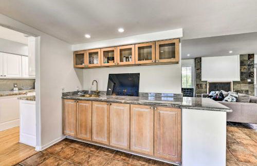 Luxe Palm Springs Home with Backyard Oasis! - Foto 9