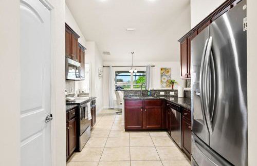 Newley Built Oasis Heated Pool Waterfront retreat - Foto 14