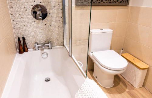 2-Bed Apartment in Redland, Bristol - Work-Ready - Foto 38