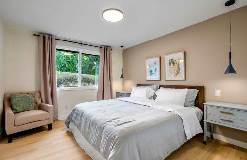 Serene Sunlit Retreat - Remodeled with EV charging and AC - Foto 26
