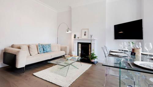 Modern and Bright Highgate Gem - Photo 2