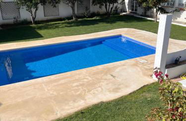 Chalet Ciudad Ducal con piscina y jardin - Foto 3