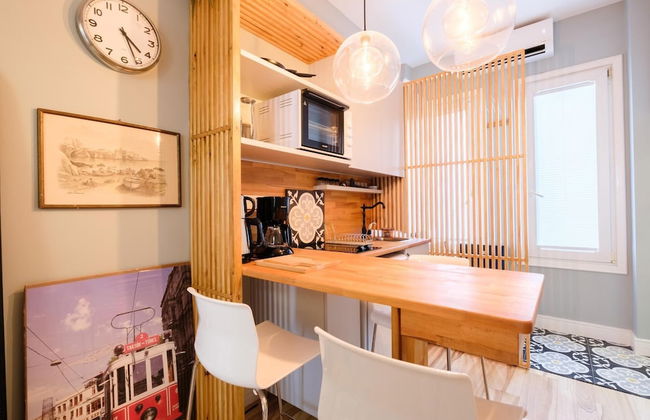 Stylish Flat w Balcony 8 min to Istiklal Ave - Foto 4