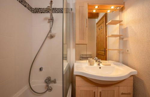 Chateau - Charming Apartment in the city Center with 3 bedrooms - By Cozee Rentals - Foto 4