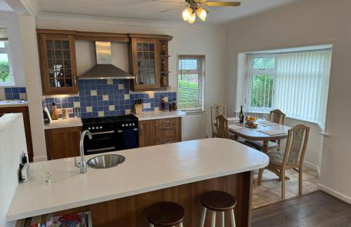 Homely 4 bed in Barnstaple - Foto 5