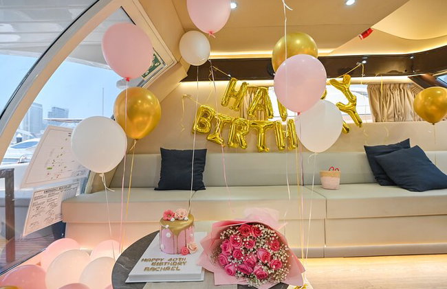 Celebración de cumpleaños de 2 horas en un yate en Dubái - Foto 4