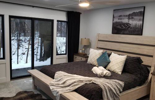 RiverEdge Haven Hot Tub, 5 Beds, Kayaks Near ND - Foto 41