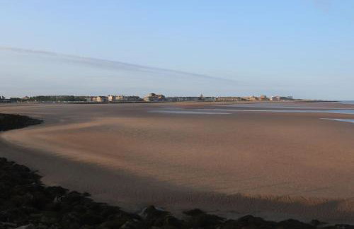 Modern and comfortable stay in Morecambe - Photo 42