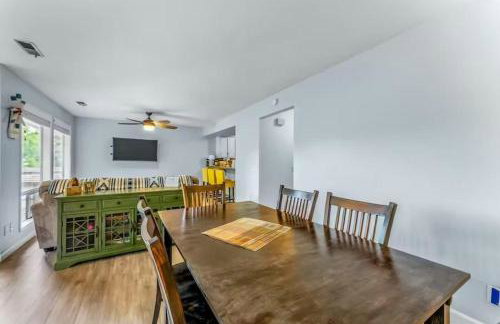 Large Upgraded, Family Friendly Condo with Garage - Foto 7