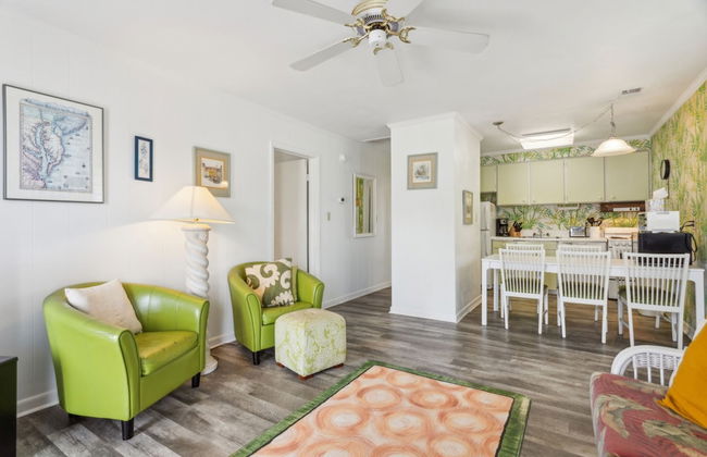 Retro Turtle Reef Condo 1 Block From Beach w Pool - Foto 31