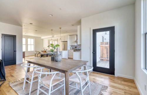 Stay Portland - Custom North Tabor Farmhouse - Gym & Kitchen - Photo 12