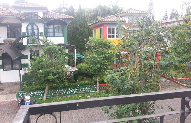 Villa Kota Bunga Camelia - Foto 28