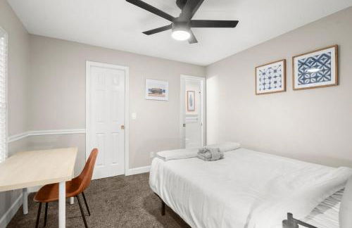 Heart of Tampa Hyde Park 4 Bedroom House - Located Near Hyde Park Village, SoHo and Local Beach - Spacious and Comfortable Stay in Perfect Location - Great for Families and Groups Visiting Tampa Near Airport! - Foto 13