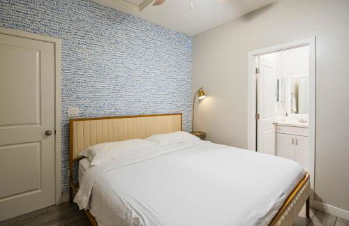 Serene 2BR Home with Premium Beds - Foto 74