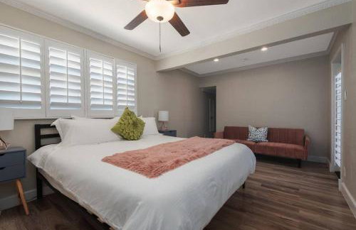 The Pink Cactus - Desert Retreat - Luxe Pool, Golf & Game Room - Foto 3