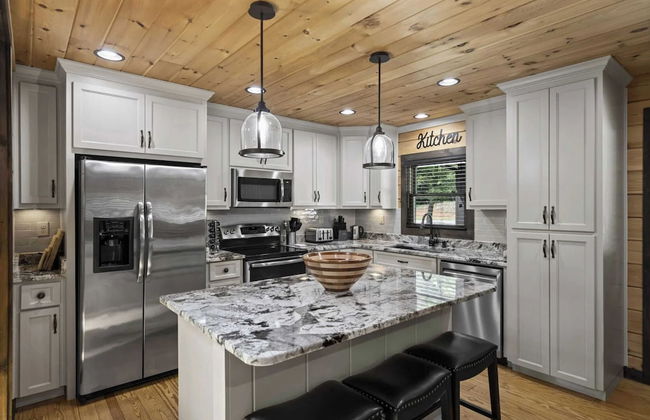 Waterfront 1-acre Private Dock, Hot Tub, Firepit Bankhead Lodge by Avantstay - Foto 29