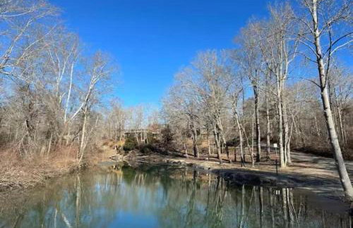 2 Homes Mentone Getaway - Riverfront & Near Parks - Foto 47