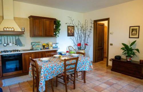 HOST4U - BORGATA VALLONE Apartments with Stunning Garden and Parking - Foto 37