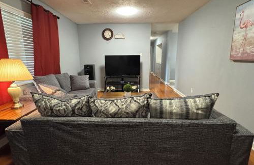 Knoxville Charm 4BR Oasis Near Downtown and UT - Photo 3