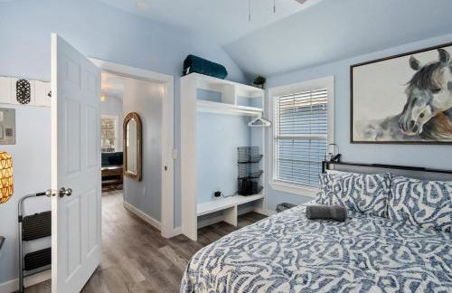 Coastal Haven Minutes From Beaches and Downtown - Foto 15