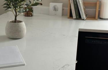 Pristine Walkable Downtown 2BR Apartment - Foto 16