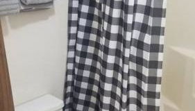 OSU King Bed Hotel Room 103 Booking - Foto 5