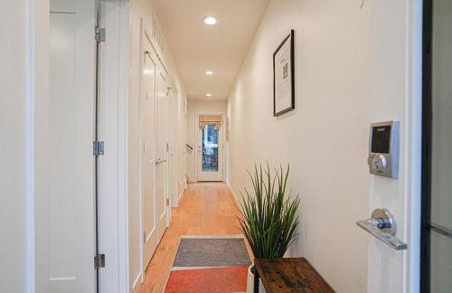 Modern Home, Rooftop view, 3 block Beacon station - Foto 6