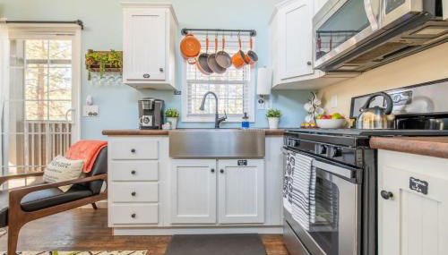 Rustic Escape Fireplace, BBQ Grill & Scenic Views - Foto 4, stove