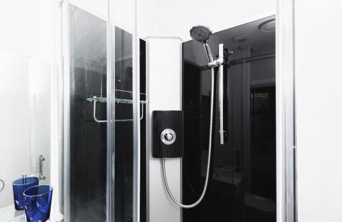 Superb location, character filled apartments by MyCityHaven - Foto 6