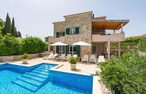 Villa Petmat - with private pool and 6 bedrooms - Photo 2