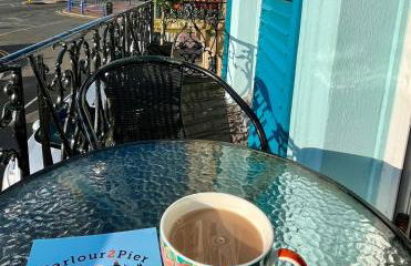 "The Celebration" Balcony Seafront Apartment - Foto 5