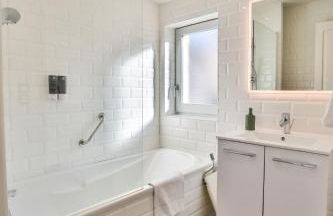 LE LUCIEN Eco-Appart'Hôtel - Angouleme - Centre - Wifi - Parking privé - Classé 4 étoiles - Foto 27