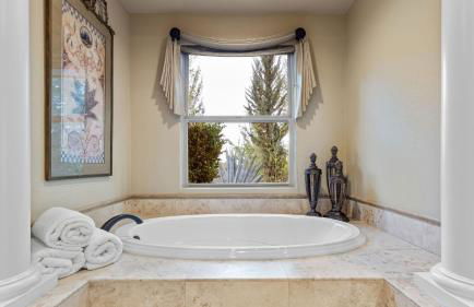 Hilltop Estate w/ Pool, Hot Tub, Fire Pit, Views Cleveland Vista by Avantstay - Foto 73