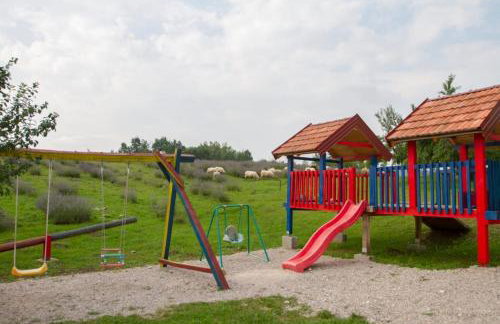 Apartment in Rakovica with Terrace, Air conditioning, Wifi (601-1) - Foto 10