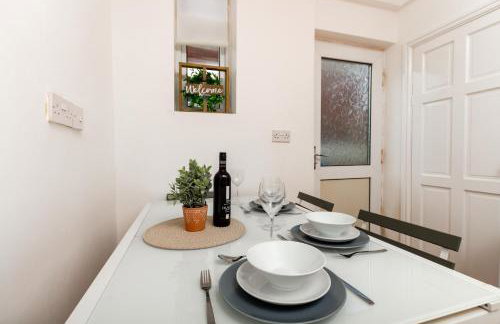 Stylish Comfort: 2BR Home in the Heart of Wigan - Foto 14
