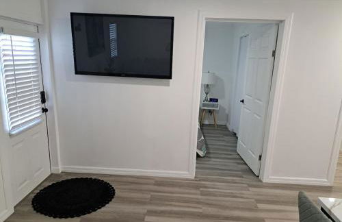 Country Blue Getaway by the Ranch Fields - Foto 6