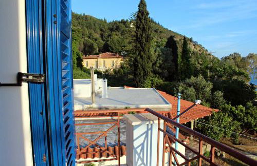 Koukounaries Apartments Limni - Photo 32